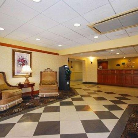 Quality Inn&Suites Bensalem Exterior foto