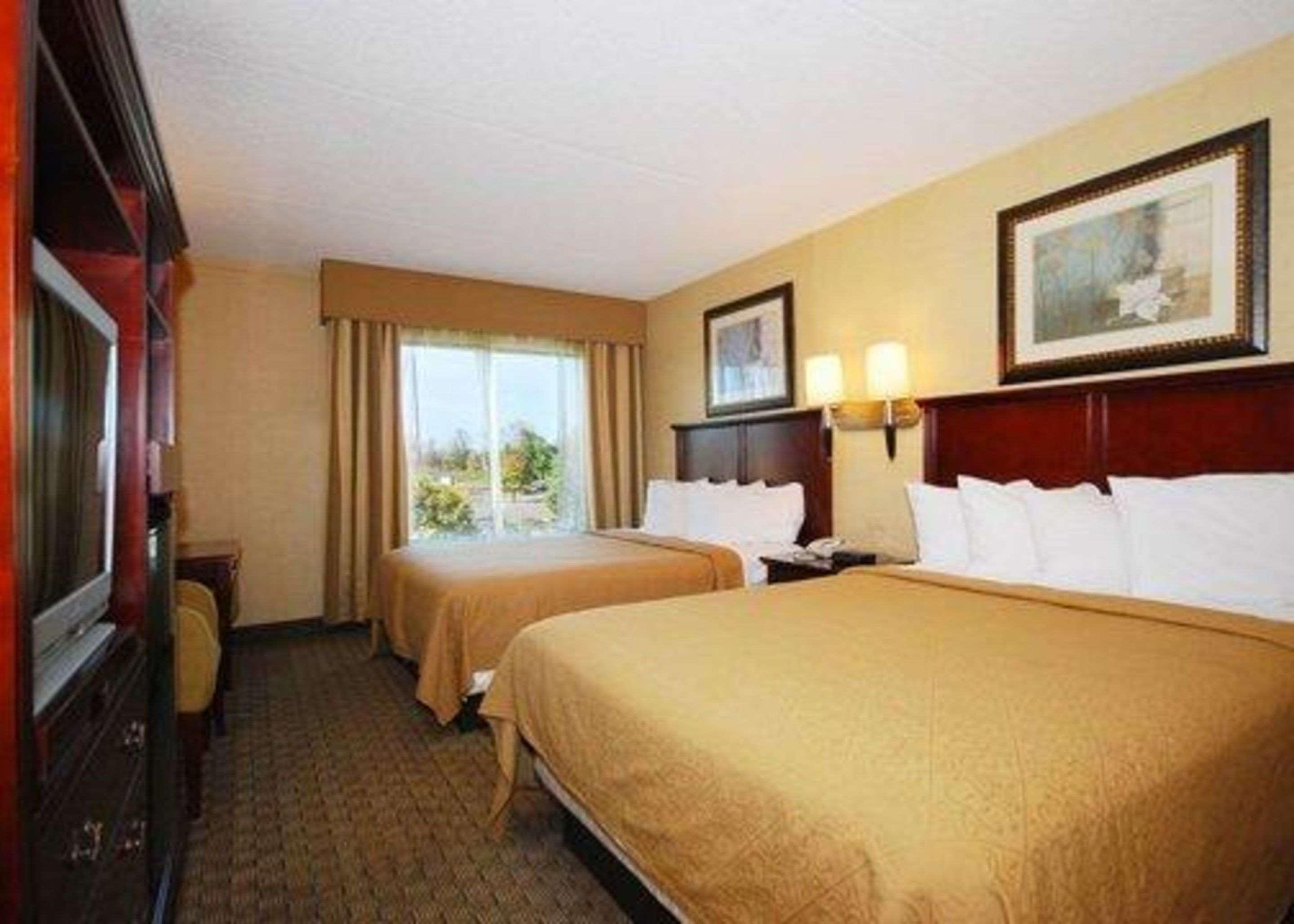 Quality Inn&Suites Bensalem Exterior foto