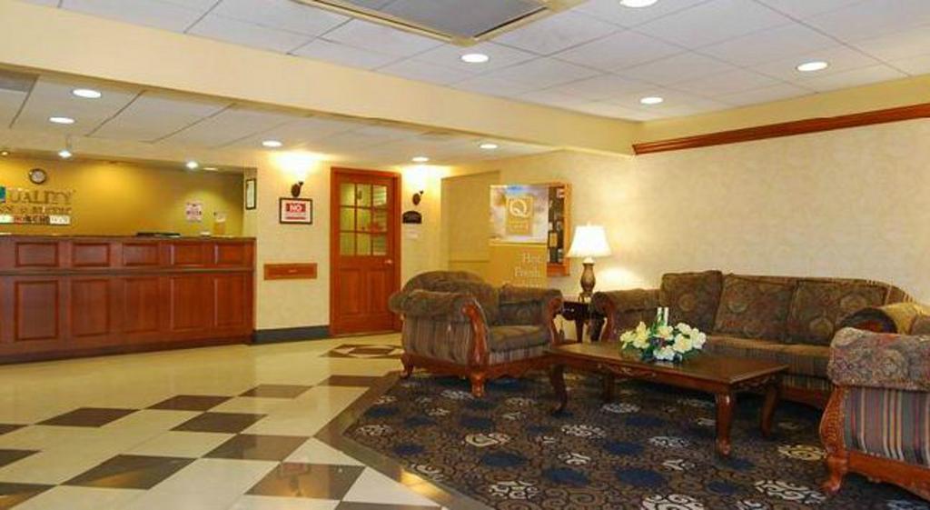 Quality Inn&Suites Bensalem Exterior foto