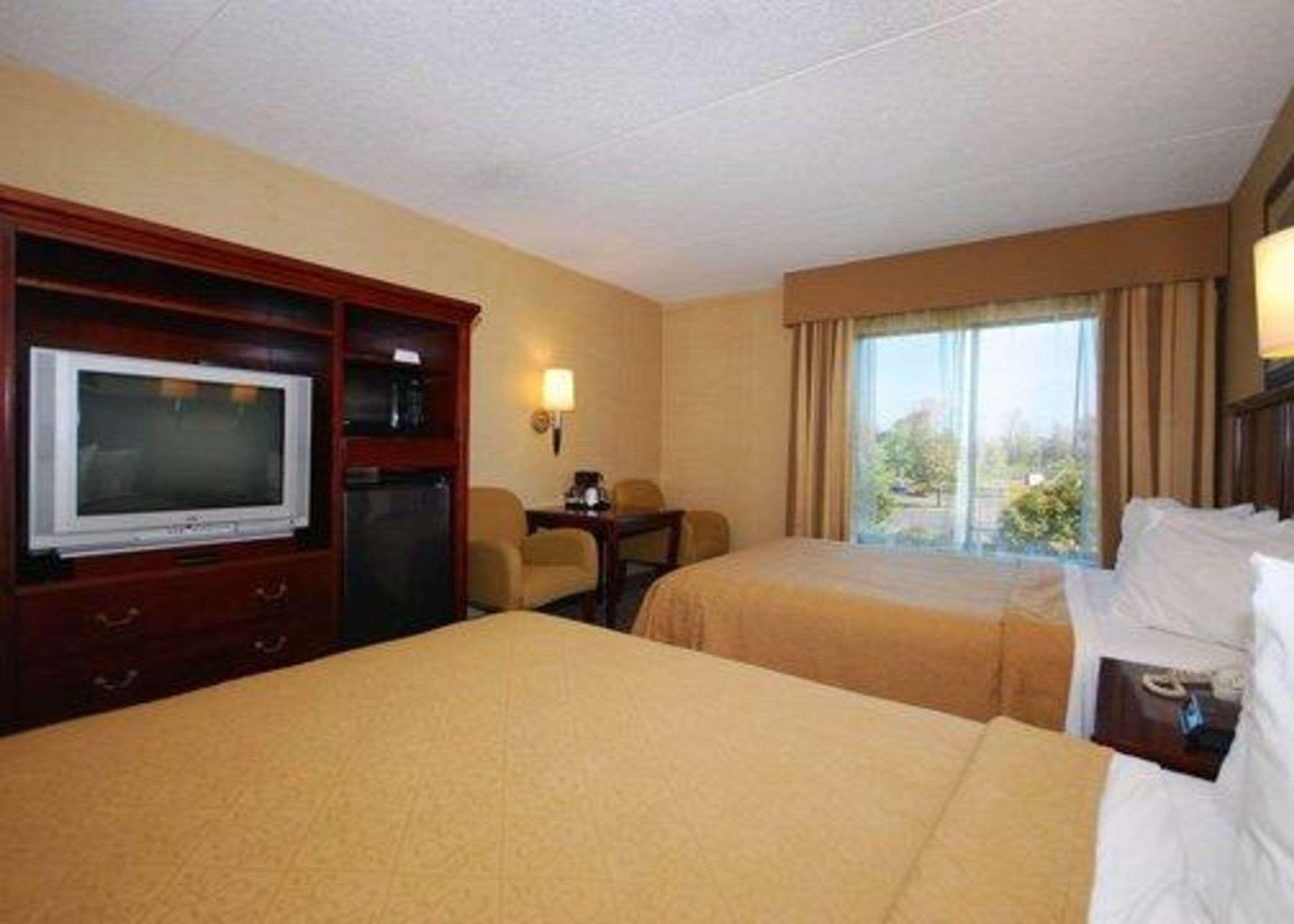 Quality Inn&Suites Bensalem Exterior foto