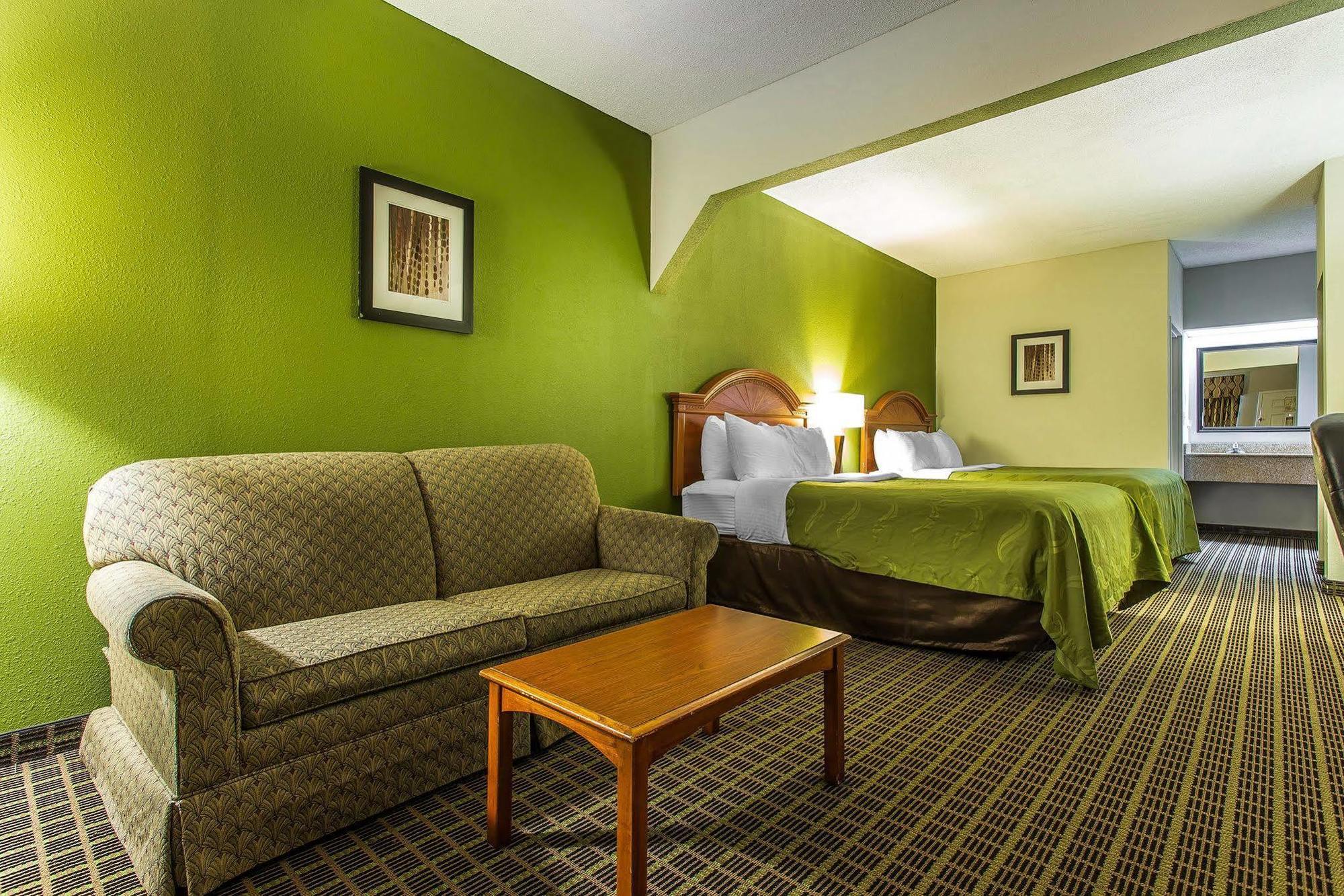 Quality Inn&Suites Bensalem Exterior foto