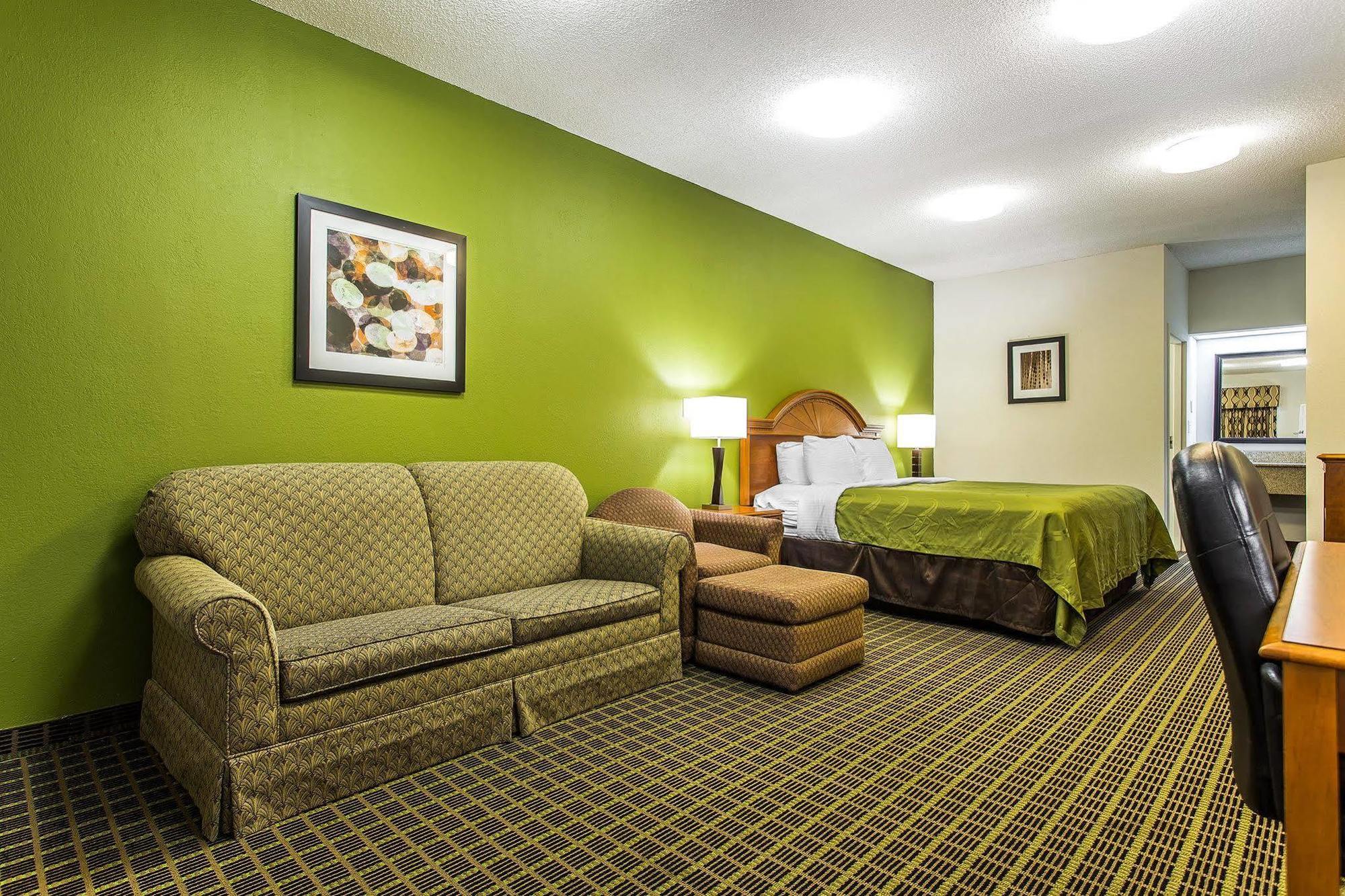 Quality Inn&Suites Bensalem Exterior foto