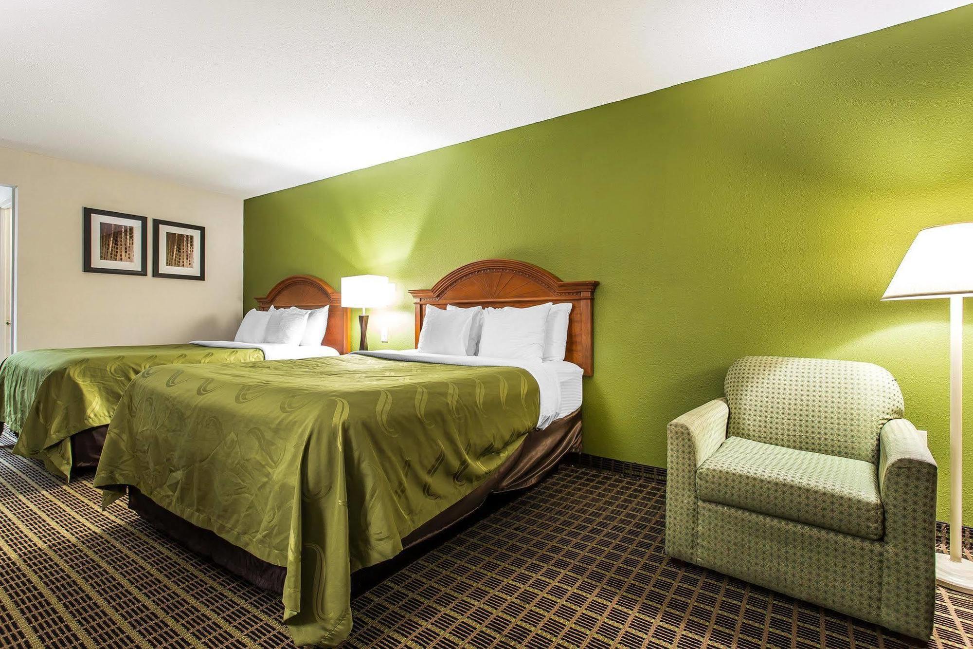 Quality Inn&Suites Bensalem Exterior foto